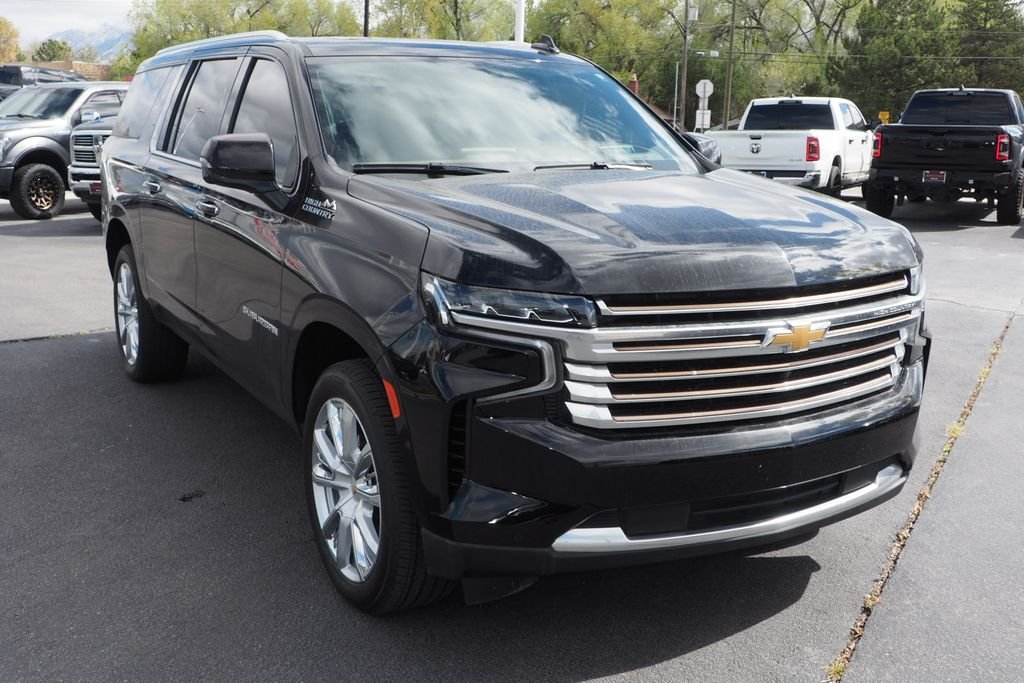 Used 2022 Black Chevrolet High Country image 3