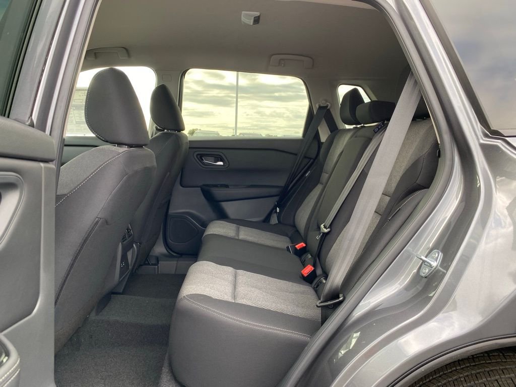 2026 Nissan Rogue SV - Photo 13