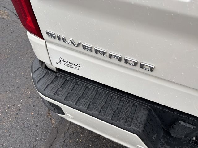 Used 2020 Iridescent Pearl Tricoat Chevrolet High Country image 18