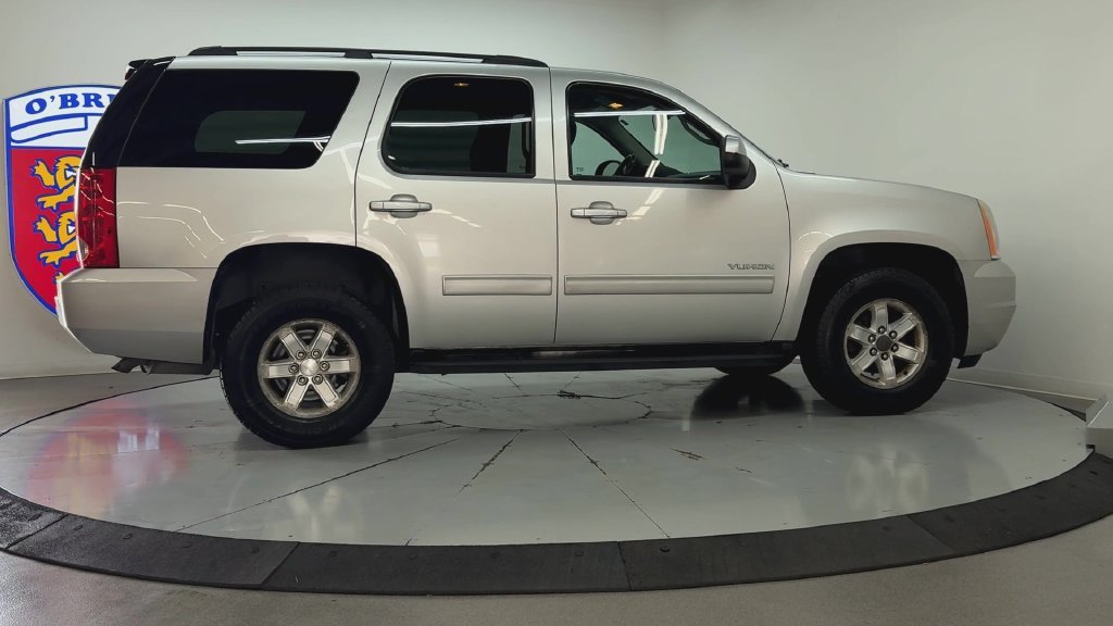 Used 2011 Pure Silver Metallic GMC SLE image 4