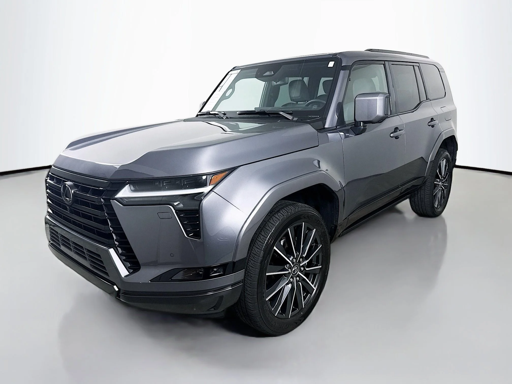 Used 2024 NEBULA GRAY PEARL Lexus 550 Luxury+ image 3