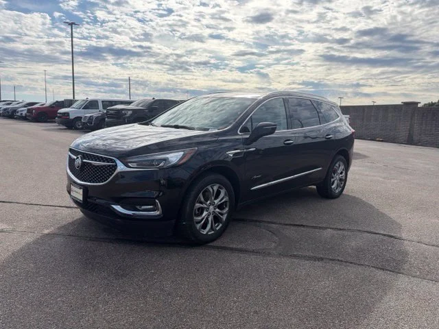 Used 2018 Includes Spectra Gray lower exterior accent color.) Buick Avenir image 3