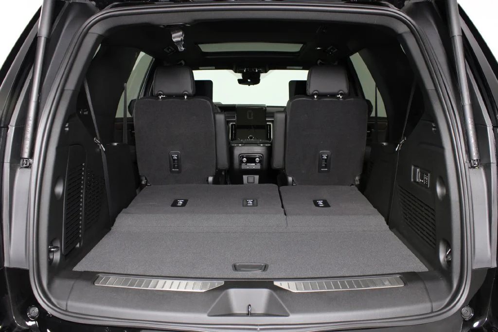 2026 GMC Yukon Denali - Photo 9
