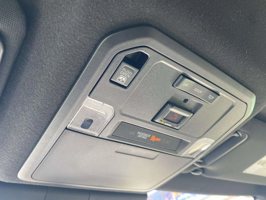 Used 2025 White Toyota SR5 image 65