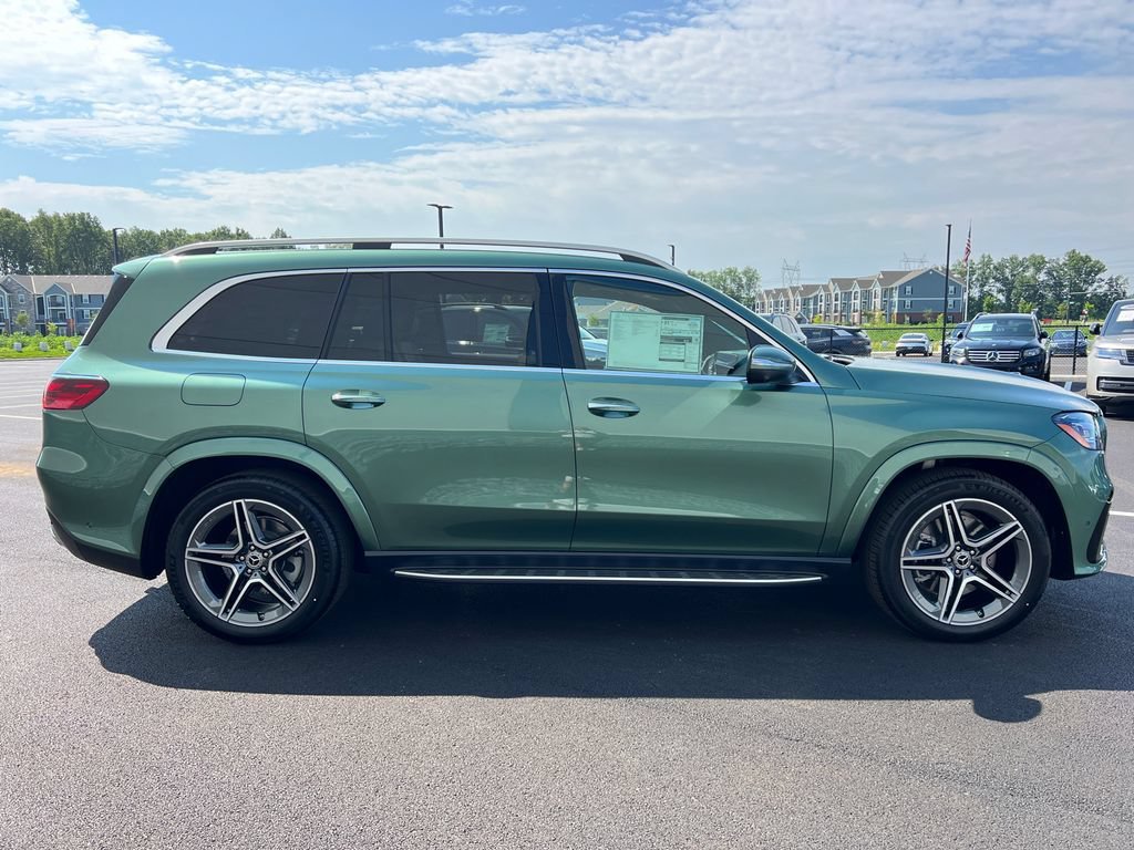 New 2026 MANUFAKTUR Ireland Mid Green Metallic Mercedes-Benz GLS 450 image 47