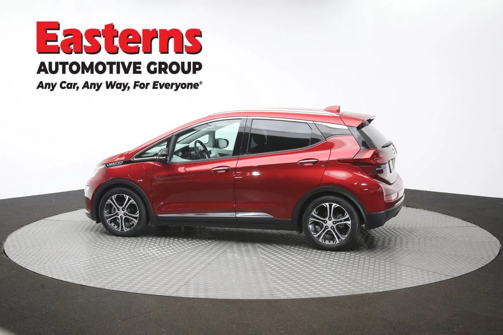 Used 2018 Red Chevrolet Premier image 63
