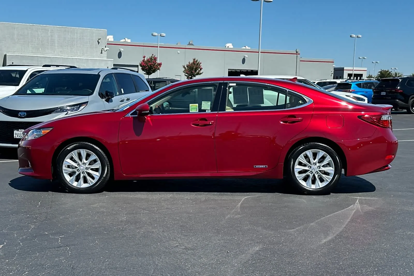 Used 2014 Matador Red Mica Lexus Hybrid image 9