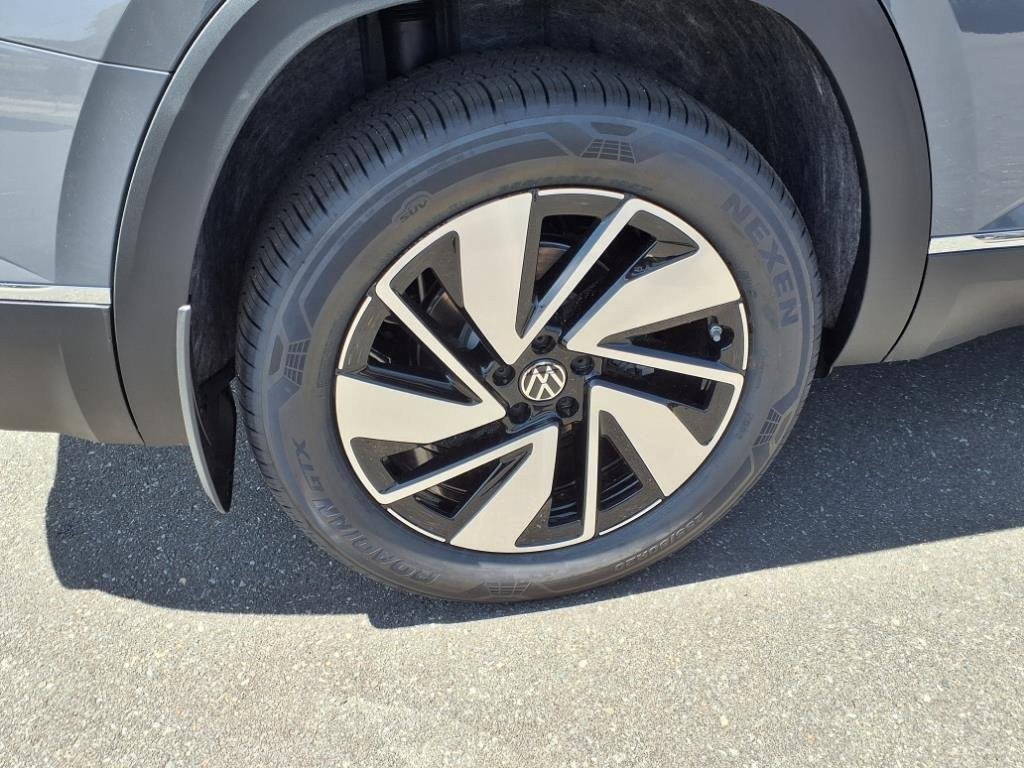 2025 Volkswagen Atlas SEL - Photo 18