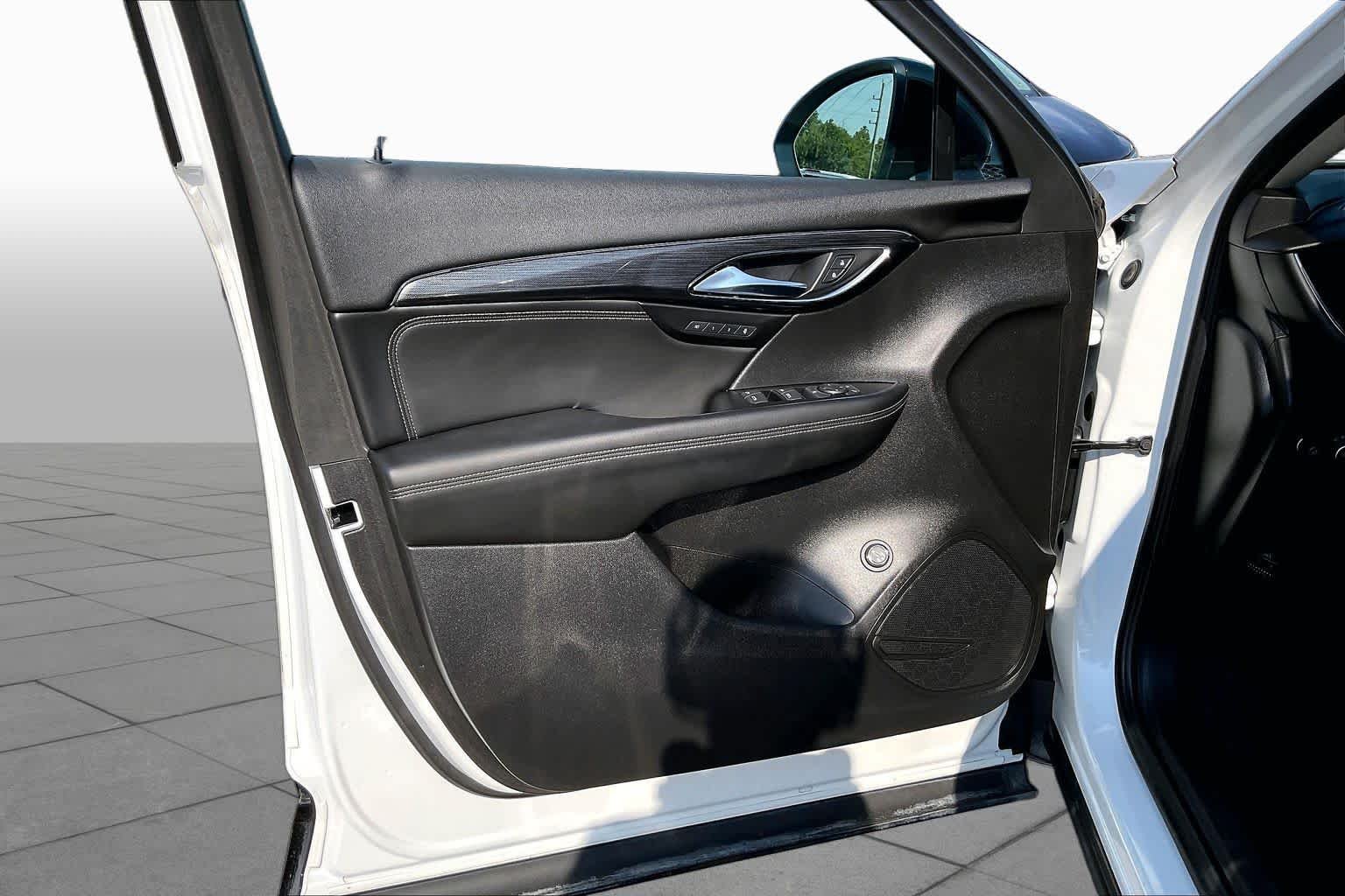Used 2023 White Frost Tricoat Buick Essence image 43