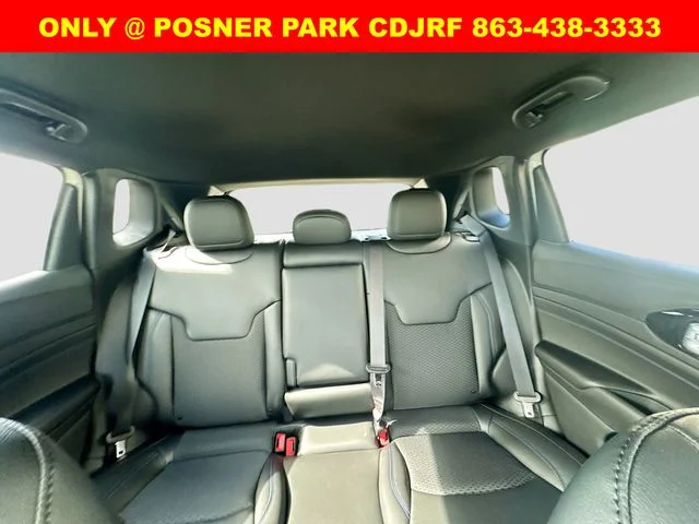 New 2026 Bright White Clear-Coat Exterior Paint Jeep Latitude image 24