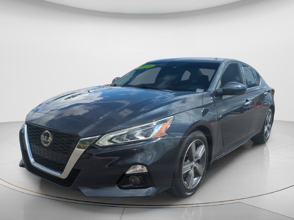 Used 2019 Blue Nissan 2.5 SL image 1