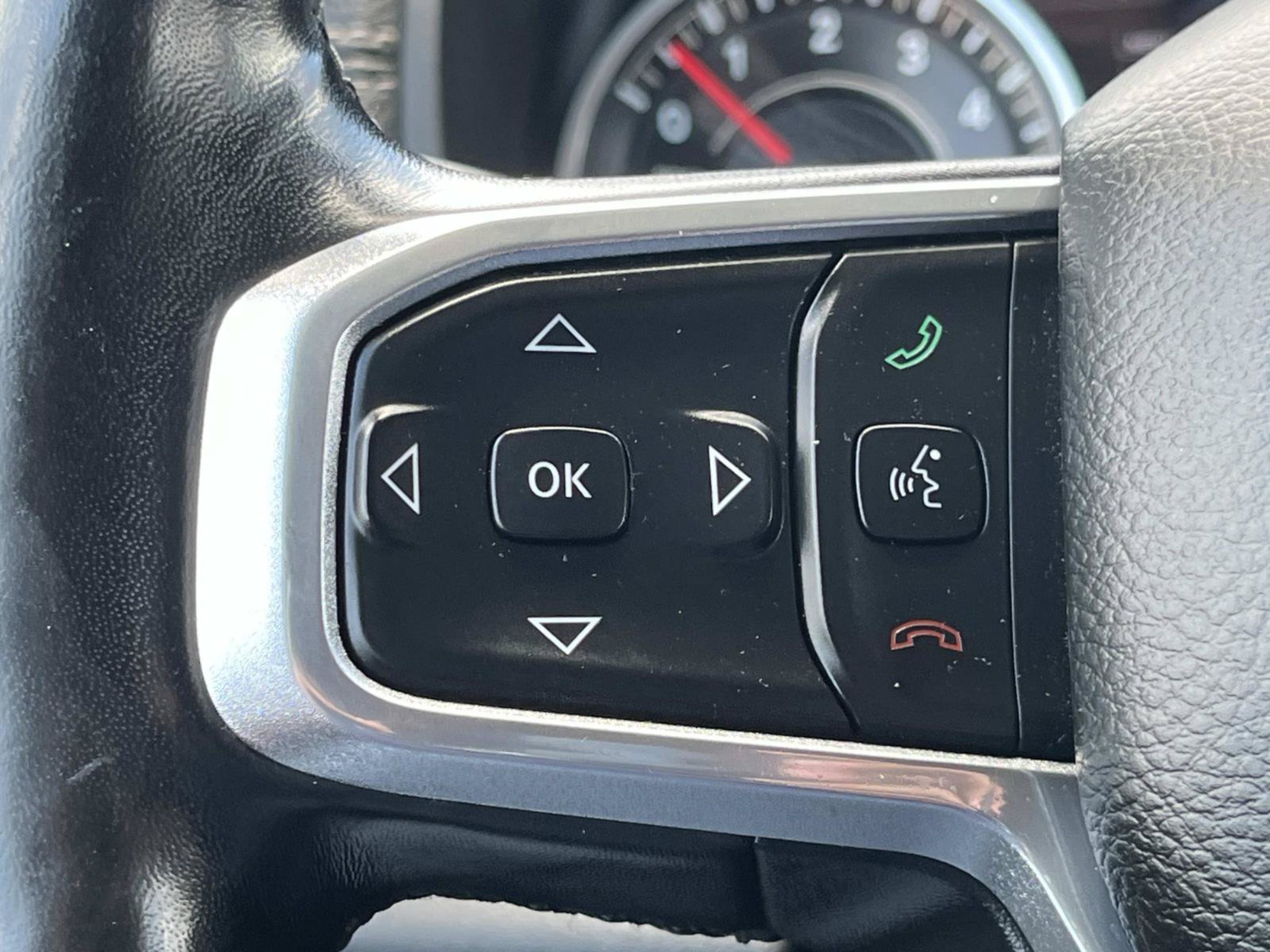 Used 2019 Delmonico Red Pearlcoat Ram Laramie image 37