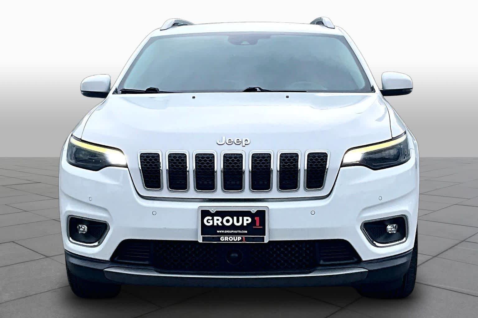 Used 2019 Bright White Clearcoat Jeep Limited image 4