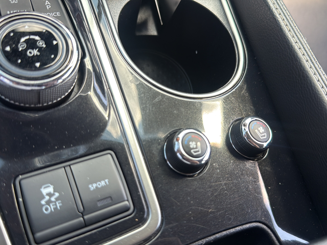 Used 2023 Black Nissan Platinum image 17