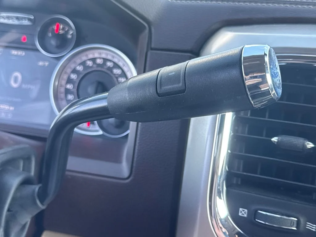 Used 2018 Bright White Clearcoat Ram Laramie image 36