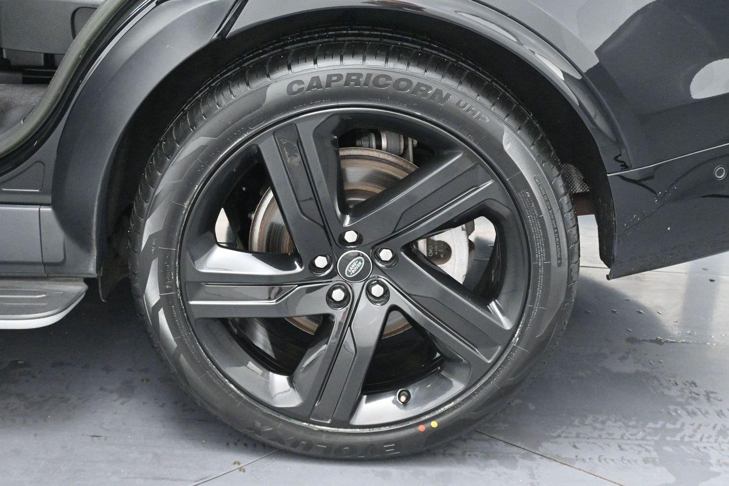 Used 2023 Black Land Rover S R-Dynamic image 43