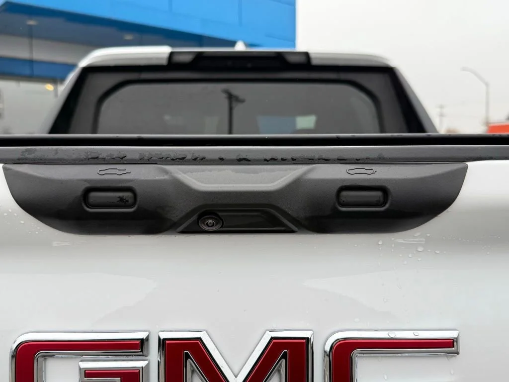 New 2026 Summit White GMC Elevation Extended Range image 8