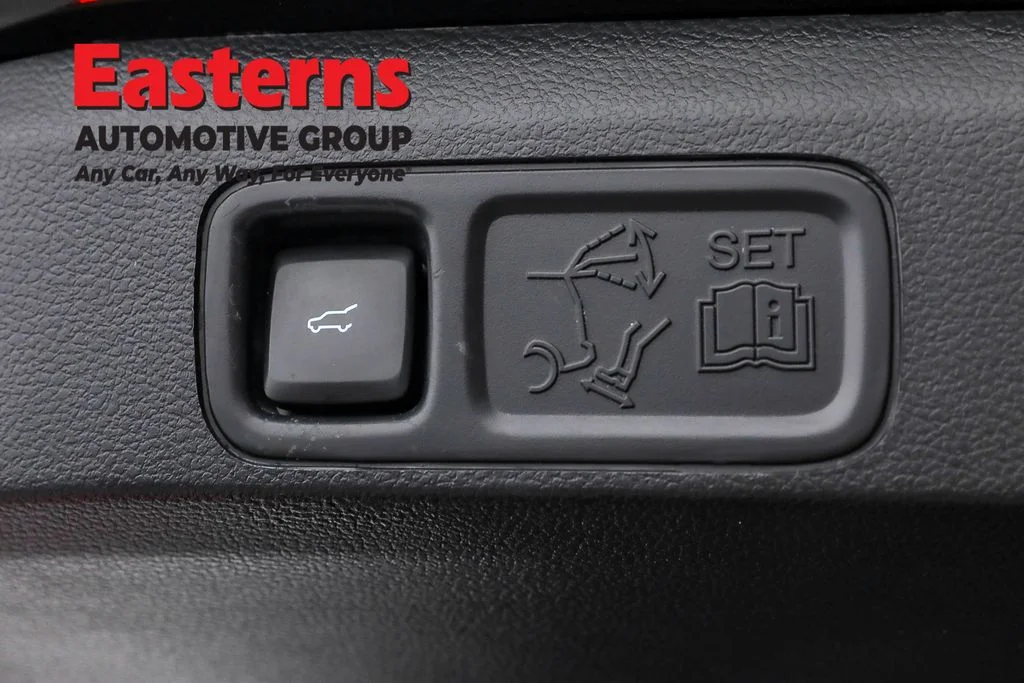 Used 2023 Black Ford Limited image 25