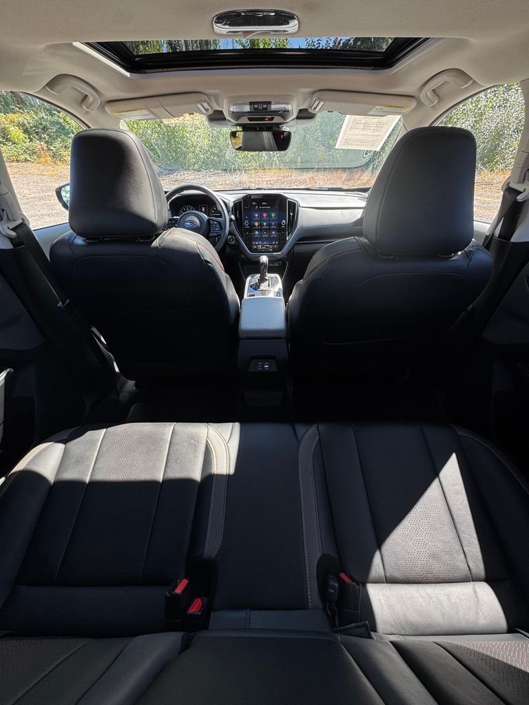 Used 2025 Crystal White Pearl Subaru Limited image 12