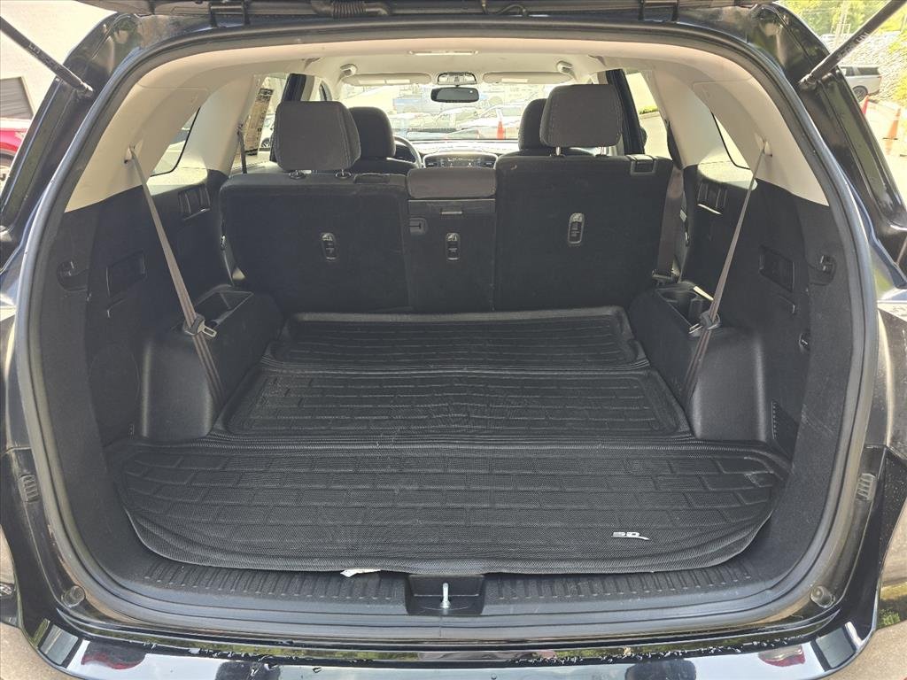 Used 2019 Black Kia L image 25