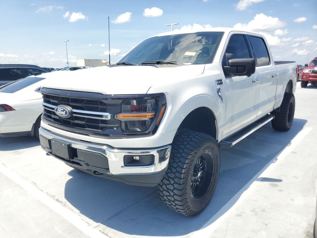 Used 2024 Oxford White Ford XLT image 1
