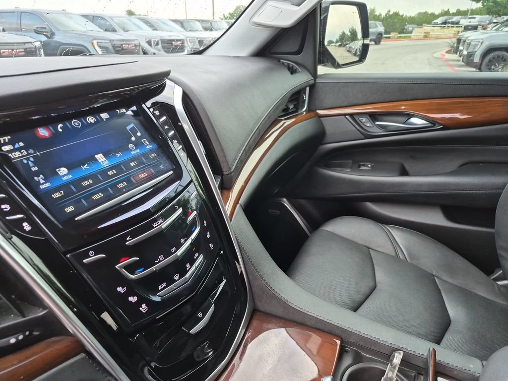 Used 2020 BLACK RAVEN Cadillac Premium Luxury image 27