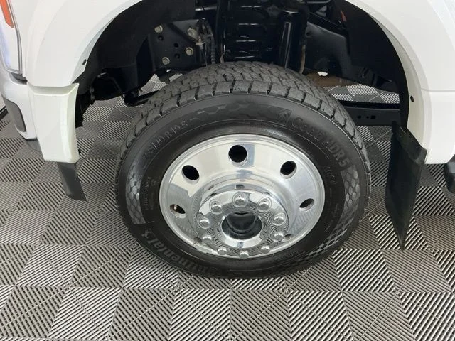Certified Used 2025 White Ford Lariat image 33