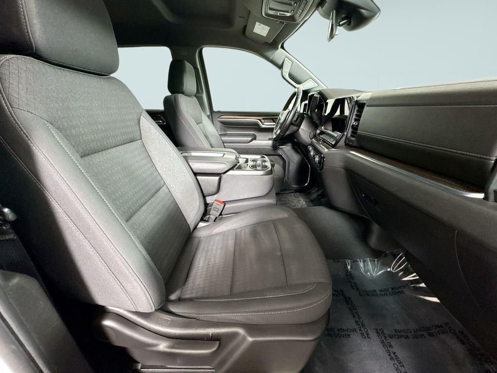 Used 2024 White Chevrolet LT image 10