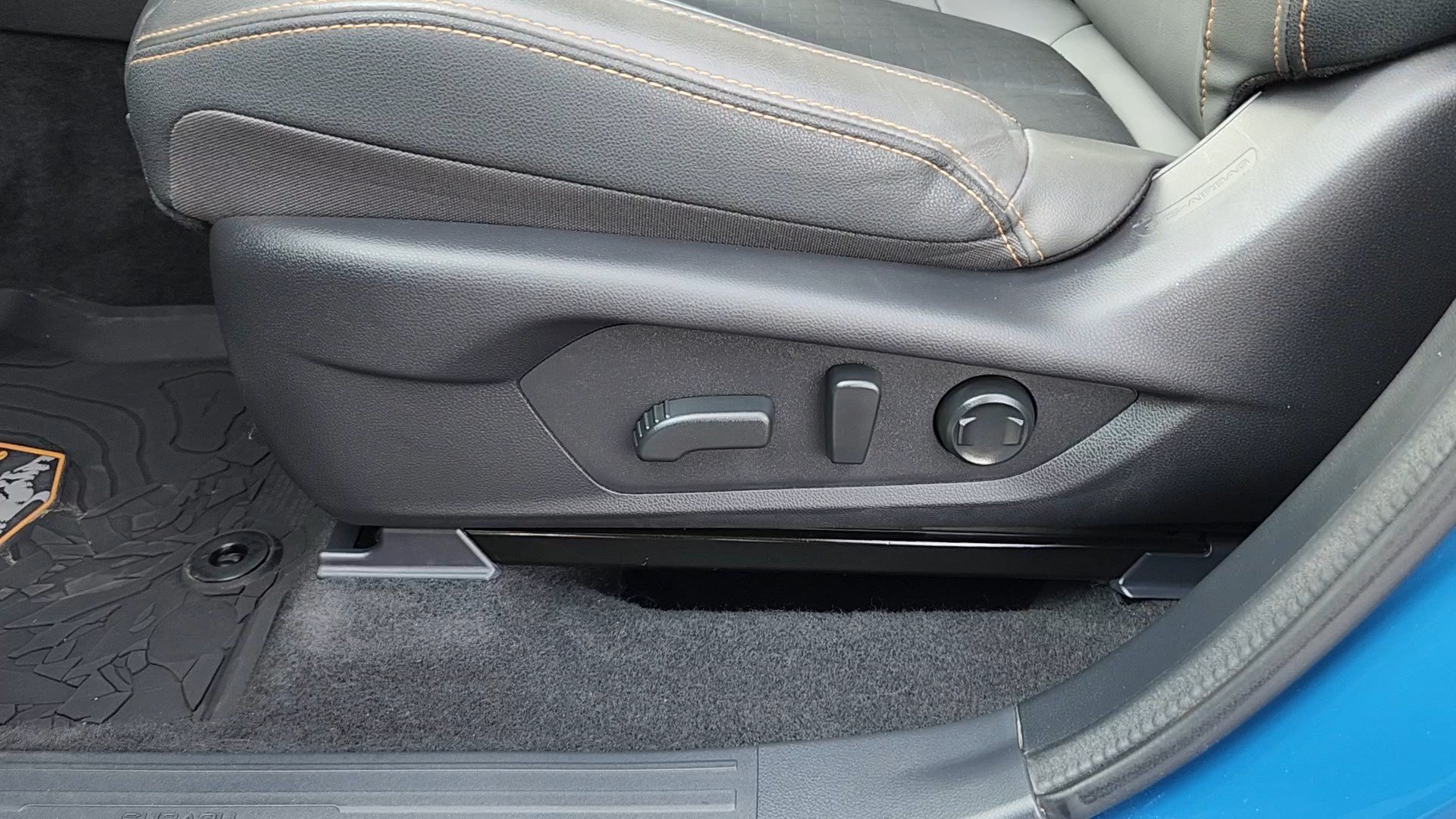 Used 2026 Geyser Blue Subaru Wilderness image 9