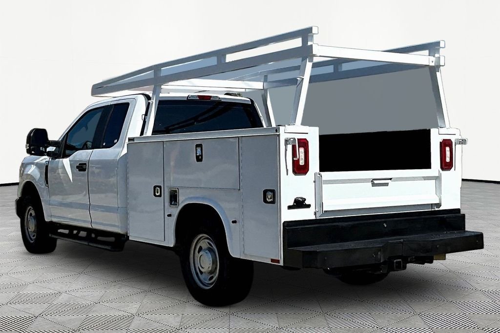 Used 2020 White Ford XL image 4