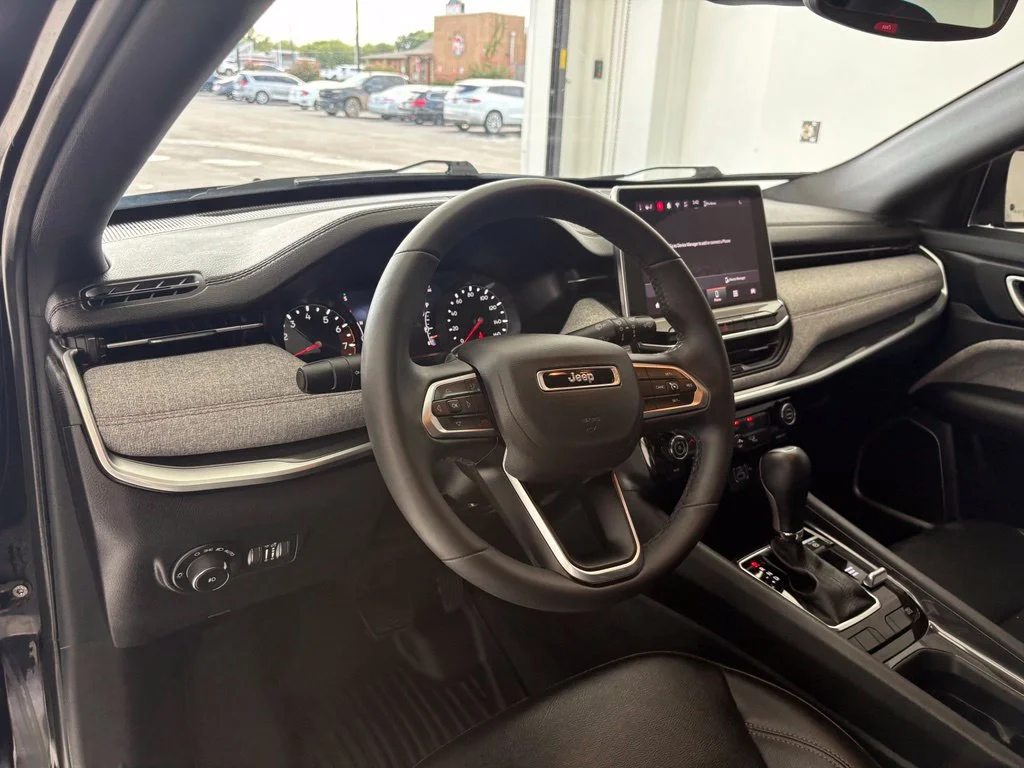Used 2024 Black Jeep Latitude Lux image 2