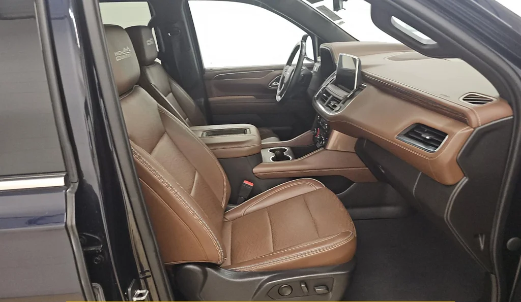 Used 2021 Blue Chevrolet High Country image 9