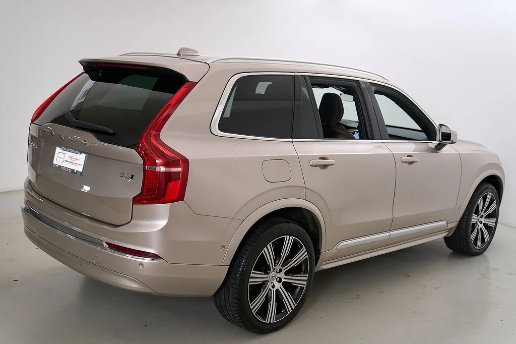 Certified Used 2023 Bright Dusk Volvo Ultimate image 9