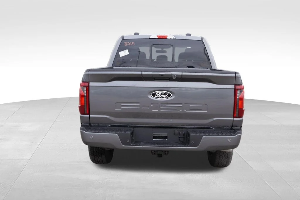 New 2026 Carbonized Gray Metallic Ford XLT image 4