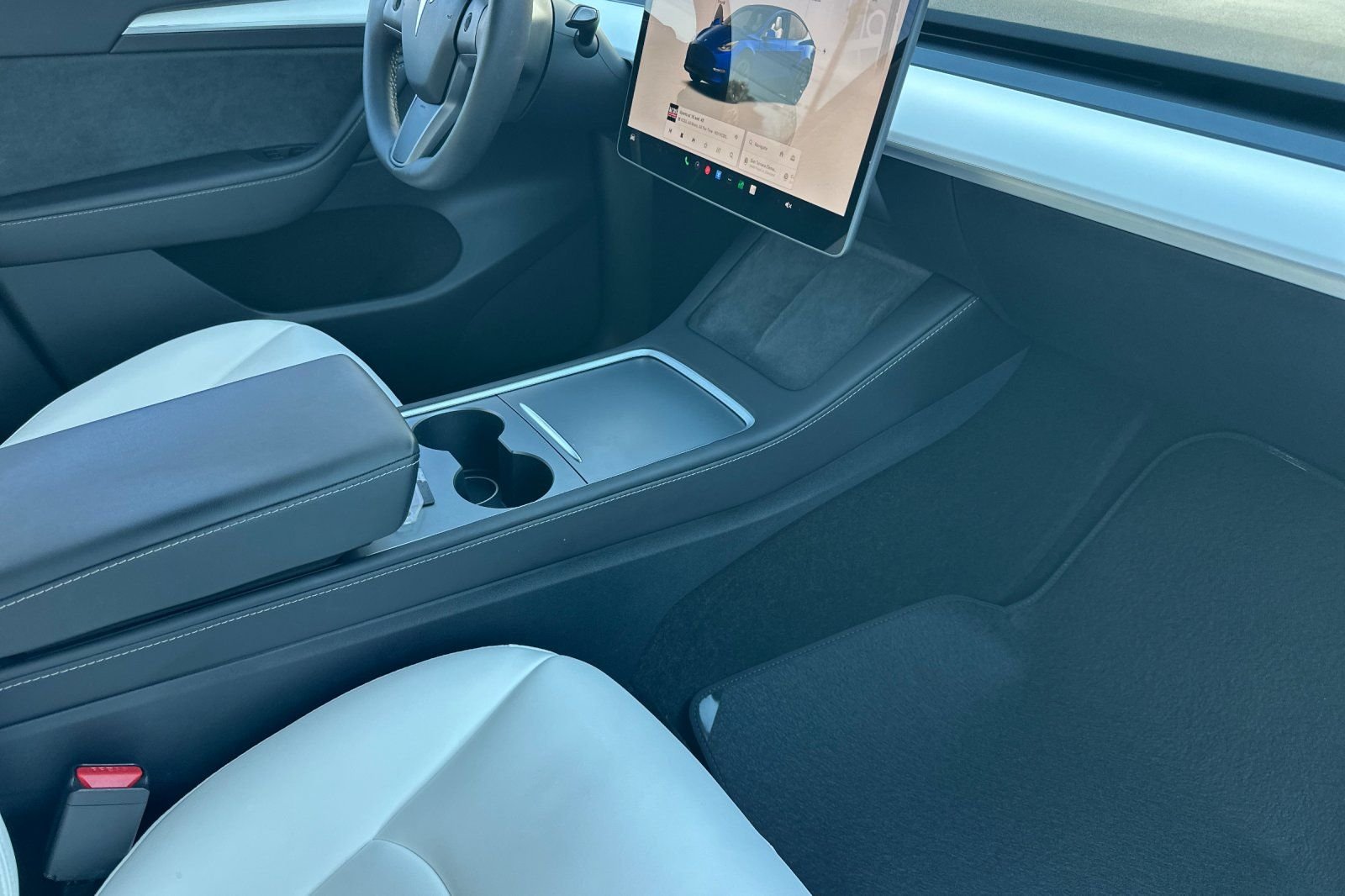 2025 Tesla Model Y Long Range - Photo 13