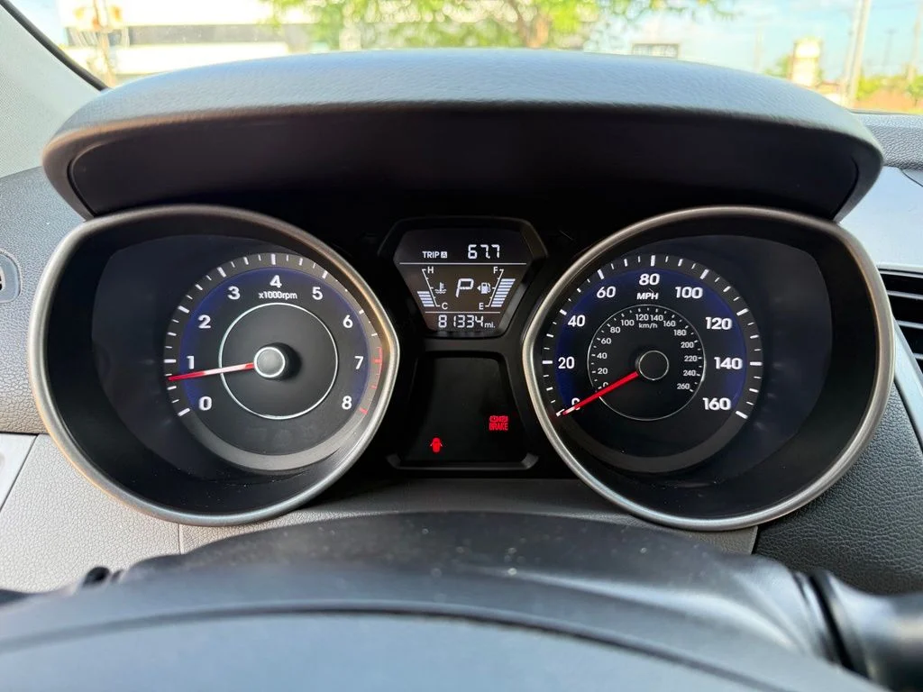 Used 2016 White Hyundai SE image 13