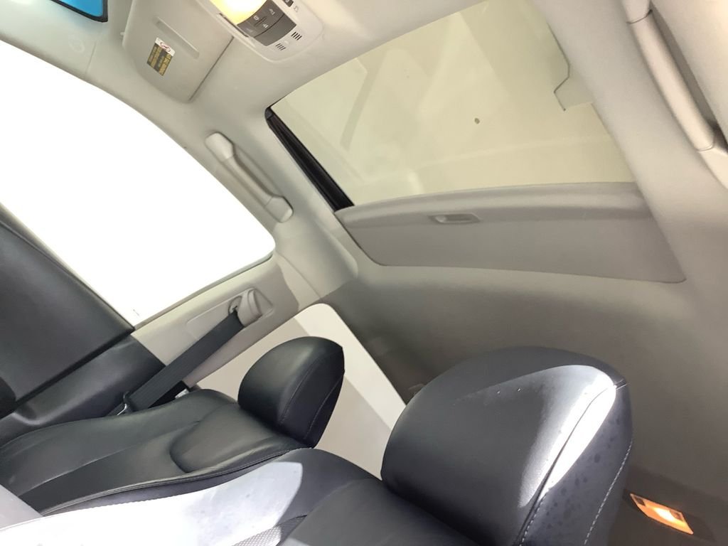 Used 2015 Red Lexus 350 image 25