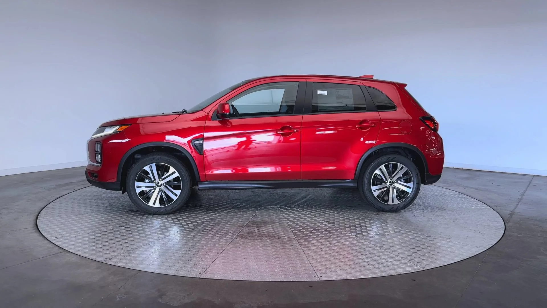 New 2026 Red Diamond Mitsubishi ES image 5