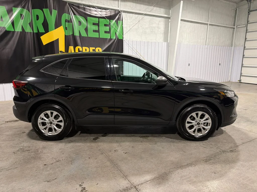 Used 2025 AGATE BLACK METALLIC Ford Active image 5