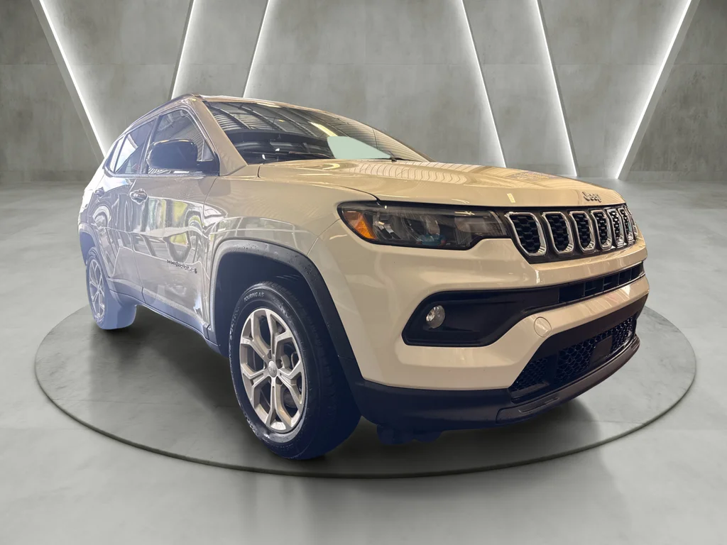 Used 2024 White Jeep Latitude image 1
