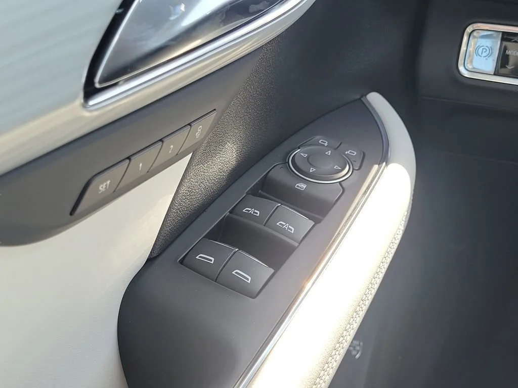New 2026 Moonstone Gray Metallic Buick Avenir image 20