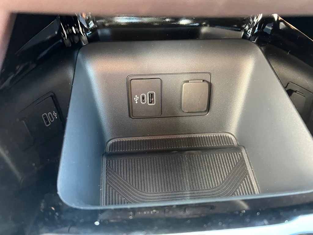 New 2026 Space White Metallic Ford Platinum™ image 19