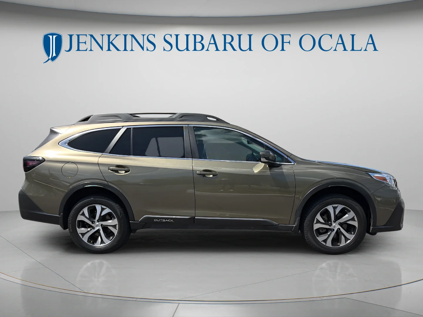 Used 2020 Autumn Green Metallic Subaru Limited image 2