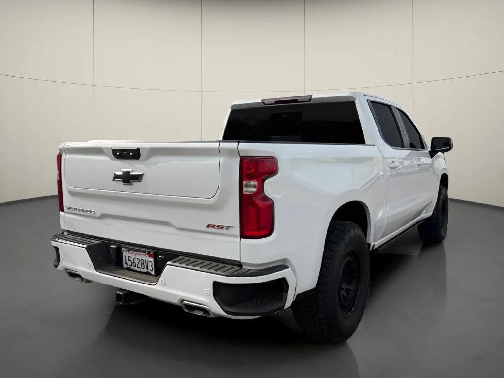Used 2023 SUMMIT WHITE Chevrolet RST image 8