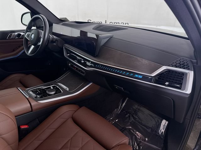 Used 2024 Green BMW xDrive50e image 30