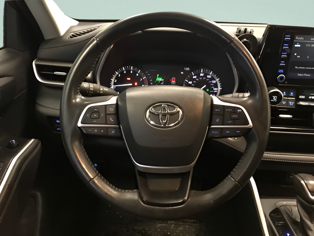 2022 Toyota Highlander XLE - Photo 17