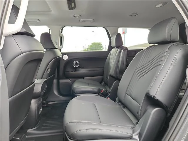 New 2026 Ecotronic Gray Pearl Hyundai SEL Premium image 8