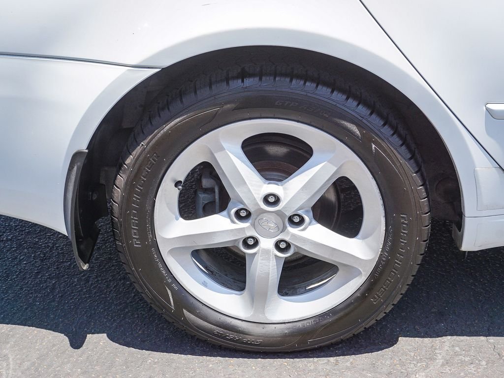 Used 2006 White Hyundai GLS V6 image 8