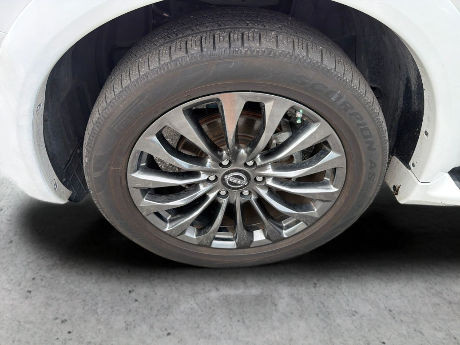 Used 2022 White Nissan Platinum image 42