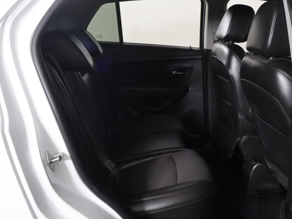Used 2020 White Chevrolet LT image 26